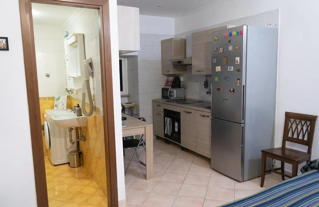 Casa Di Roberto - Metro E Servizi A Due Passi!-1